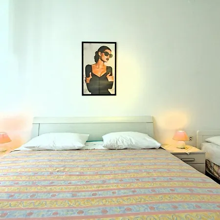 Komfortable Bozica 2 Apartment *